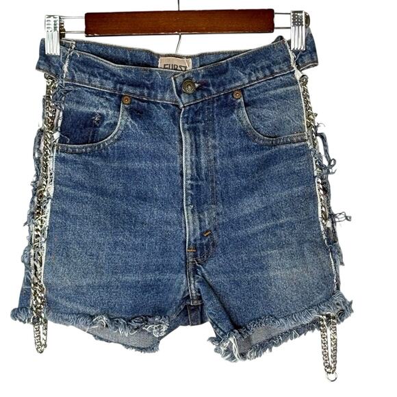 Furst Of A Kind Women’s Cut Off Denim Chain Shorts Glam Rock Size 6 28 - Picture 2 of 4